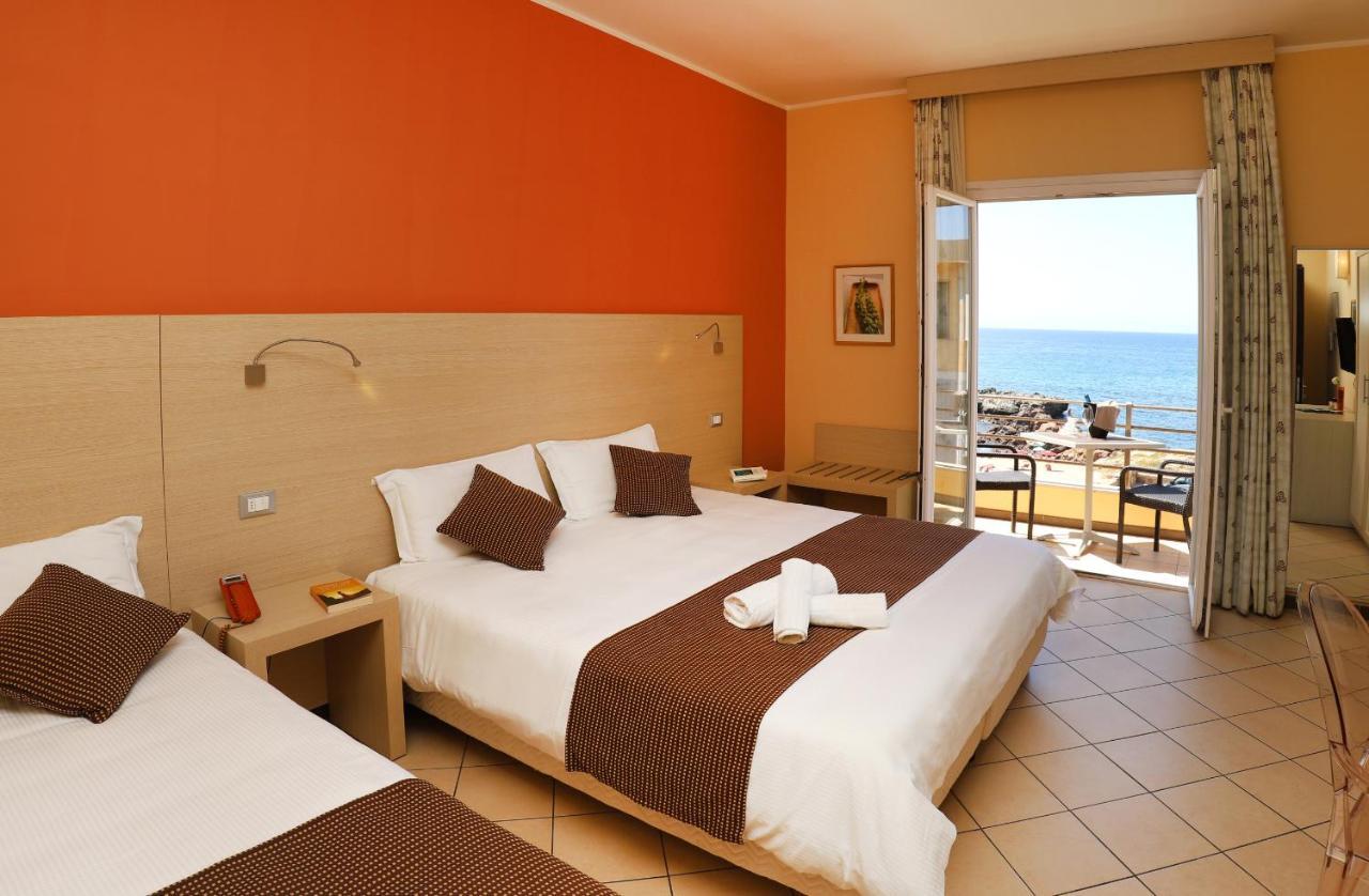 Janus Hotel Castelsardo Exteriör bild